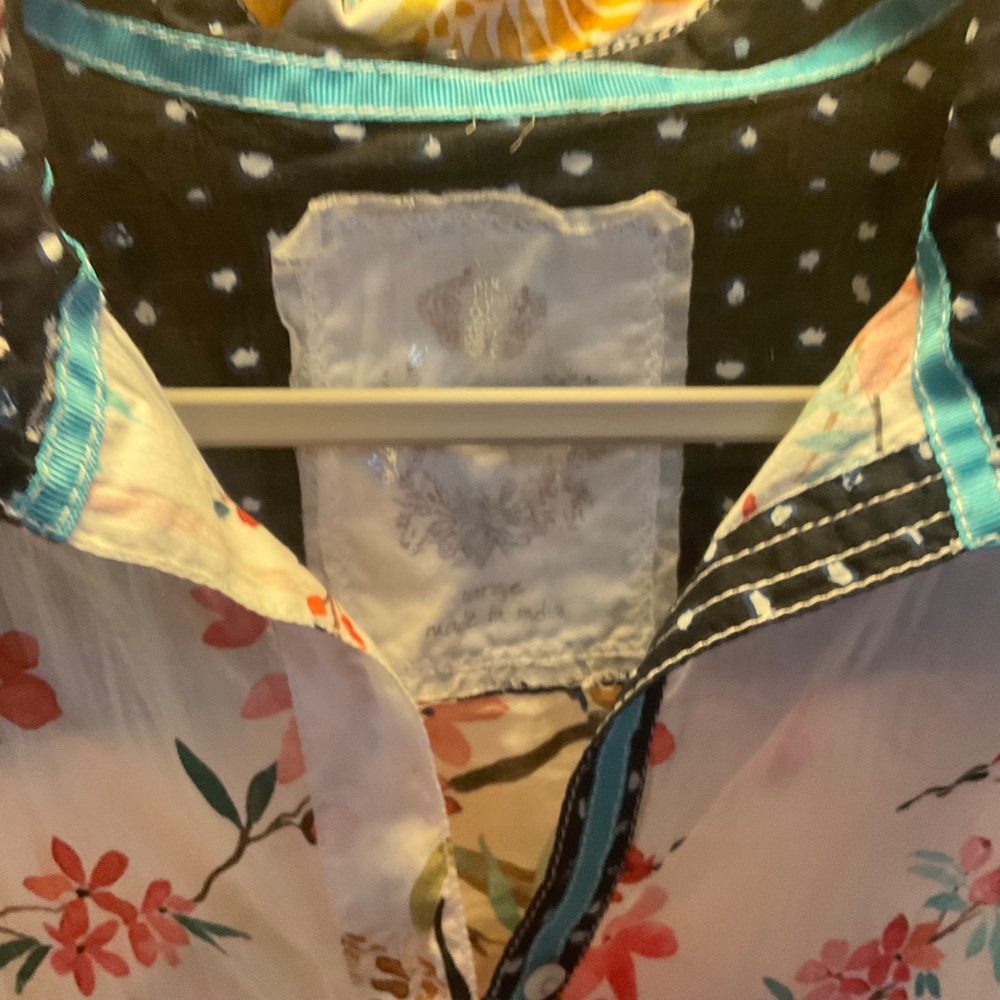 CINO shirt - 100% cotton print button down shirt. Crinkle voile fabric with roll - Picture 2 of 4